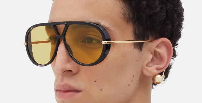 BOTTEGA VENETA クラッシック アビエイターサングラス Bottega Veneta® Drop Aviator Sunglasses in Black/yellow