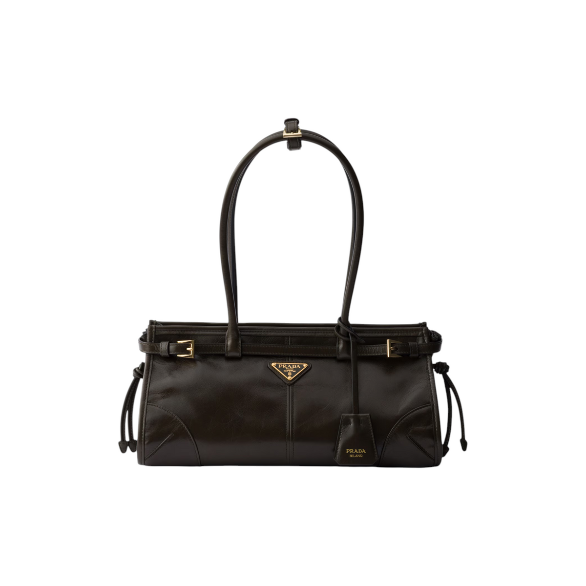 Via Manzoni Boutique 出售的 Prada Bonnie 中号森林绿色小牛皮手提包，配有标志性珐琅三角形徽标和搭扣细节。